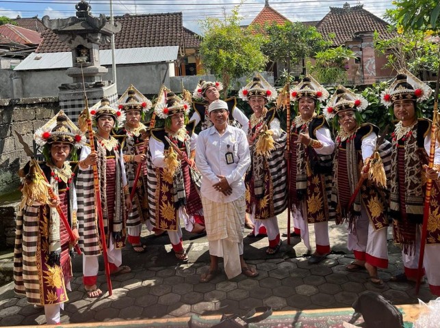 Sanggar Widya Yogeswara Terima Bantuan Kearifan Lokal dari Kemensos RI